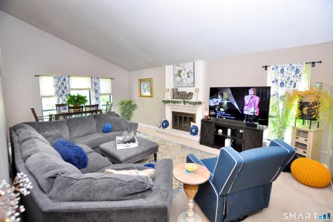 16 Applewood Lane Avon CT 06001