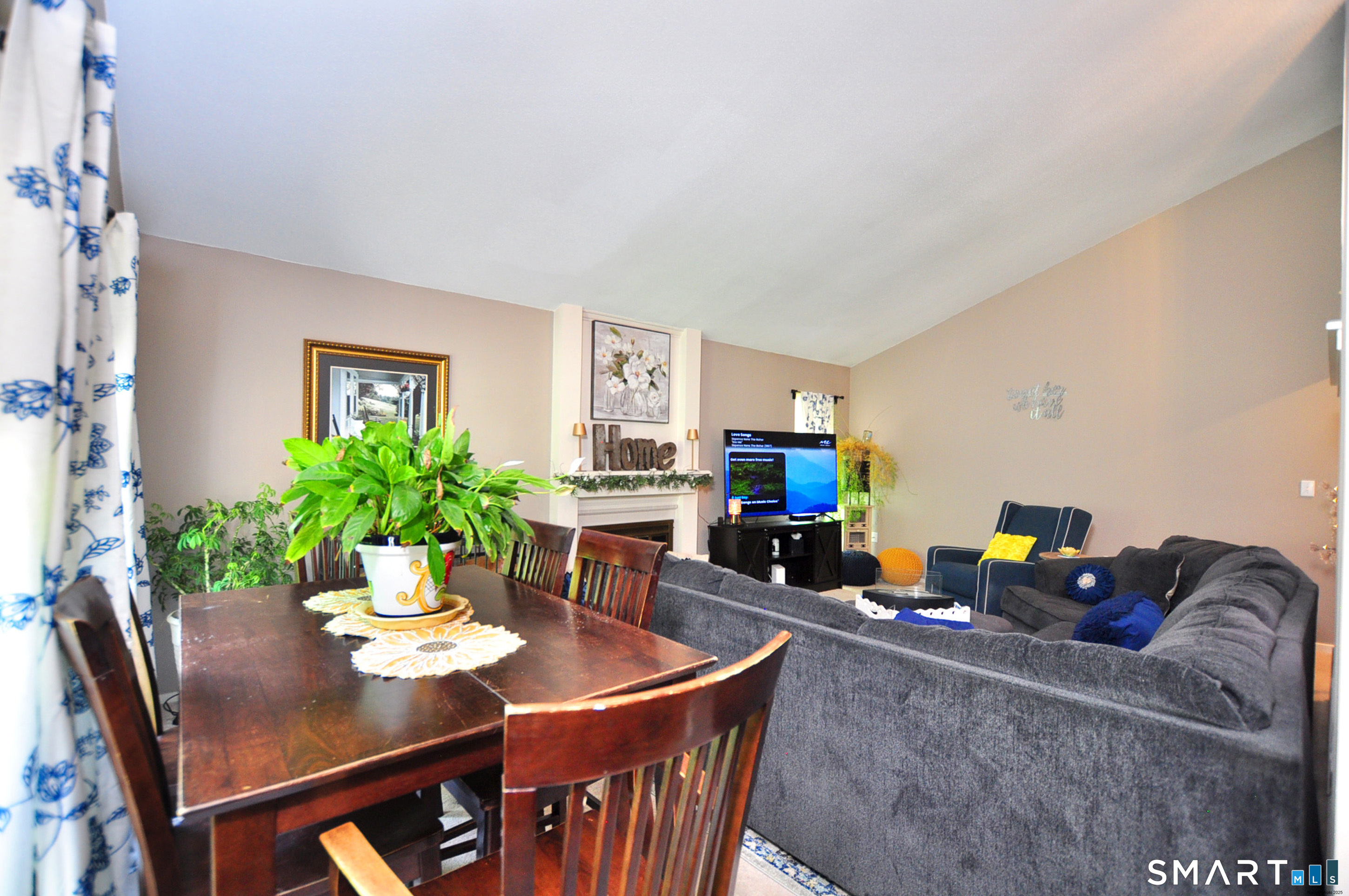 16 Applewood Lane Avon CT 06001
