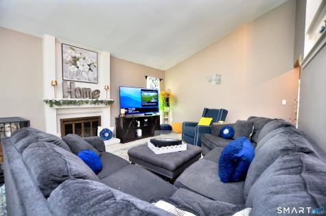 16 Applewood Lane Avon CT 06001