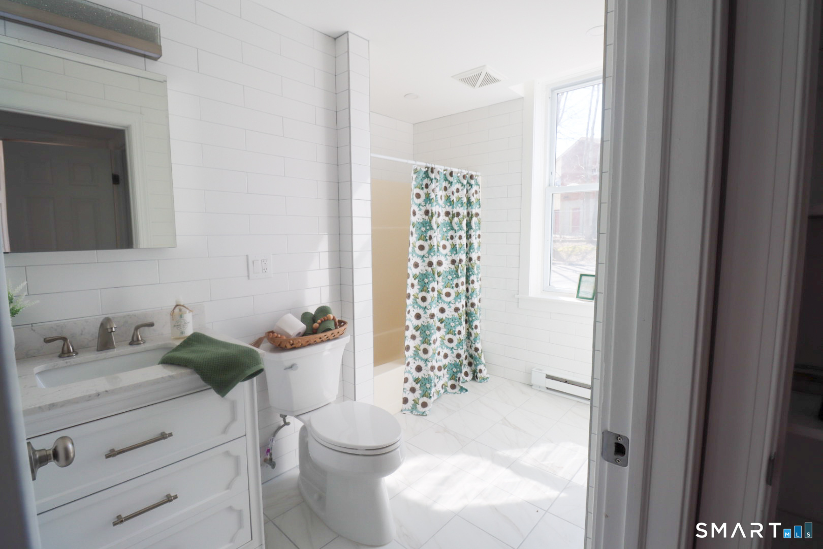 156 Garfield Avenue New London CT 06320