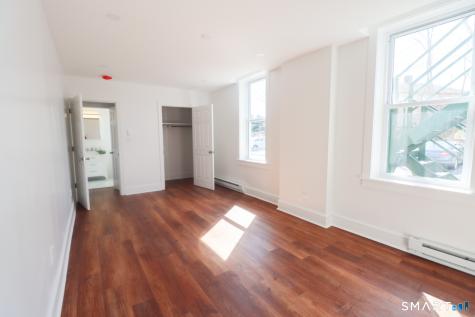 156 Garfield Avenue New London CT 06320