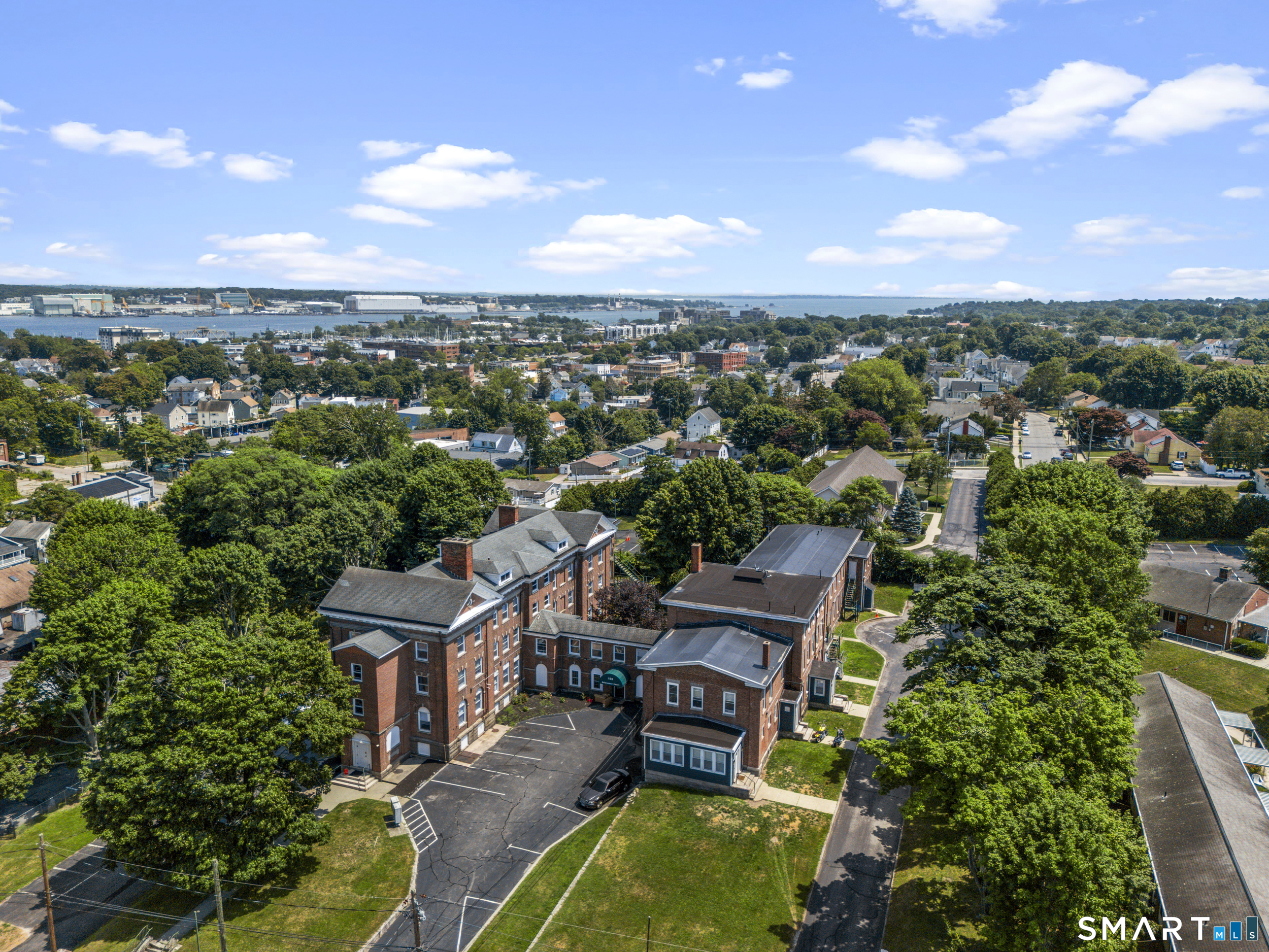 156 Garfield Avenue New London CT 06320