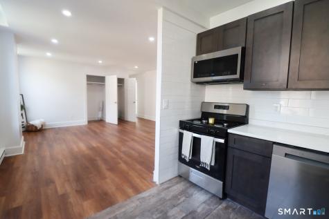 156 Garfield Avenue New London CT 06320