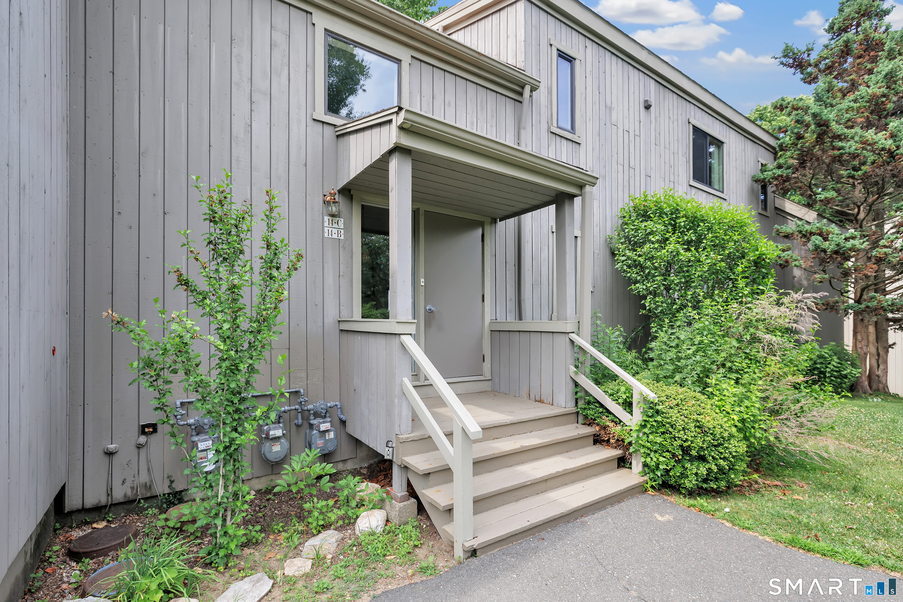 14 Algonquin Lane Stratford CT 06614