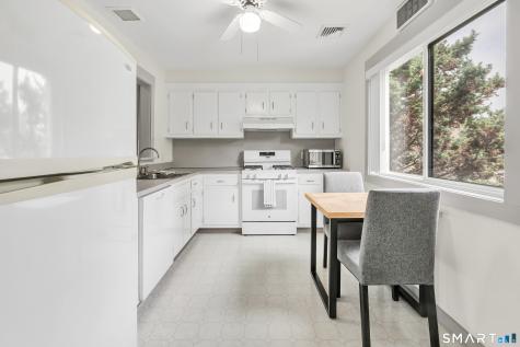 14 Algonquin Lane Stratford CT 06614