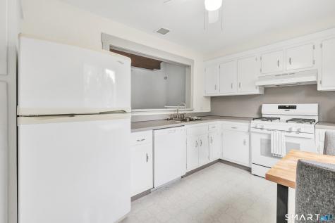 14 Algonquin Lane Stratford CT 06614