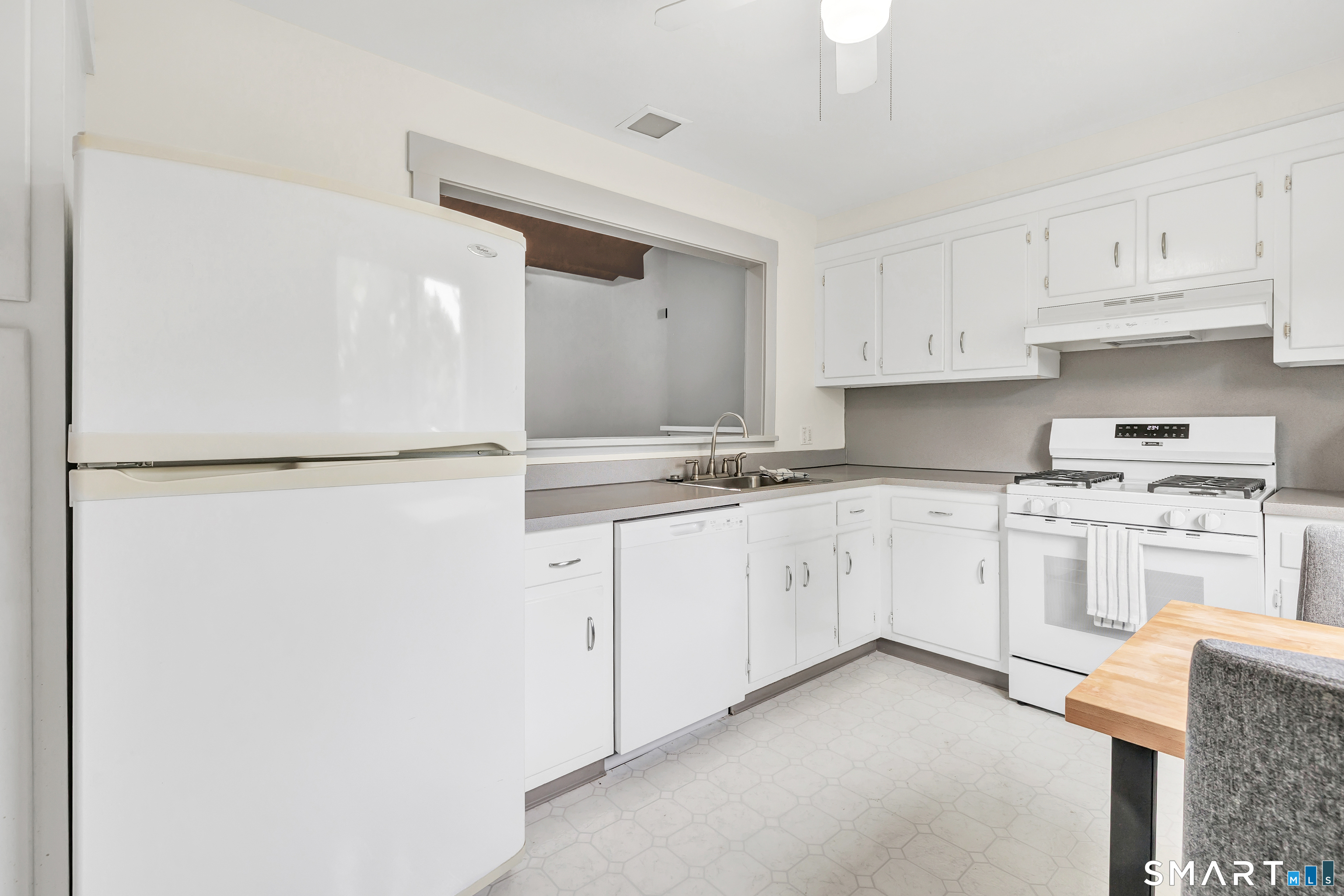 14 Algonquin Lane Stratford CT 06614