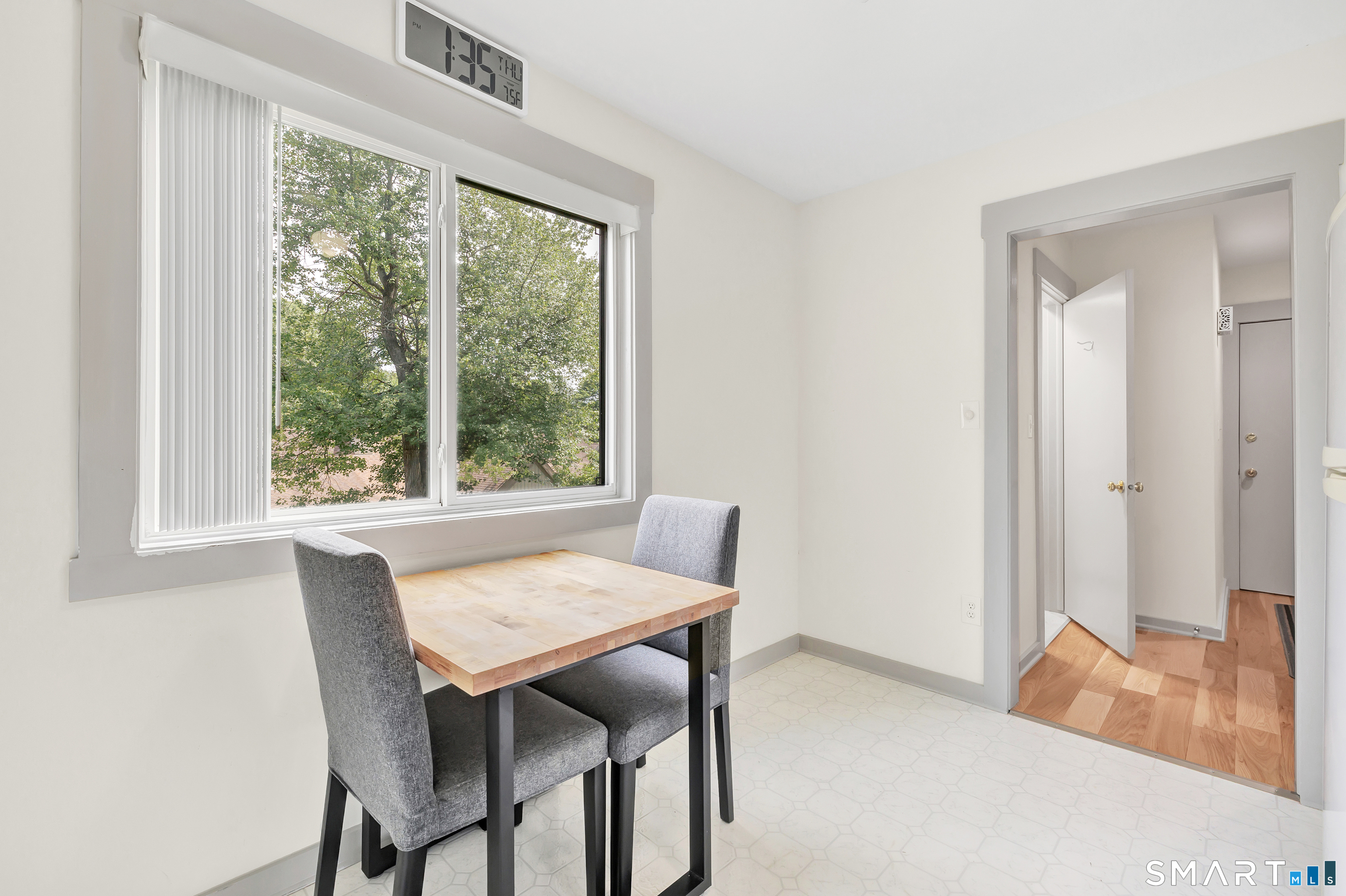 14 Algonquin Lane Stratford CT 06614