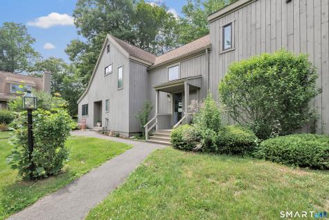 14 Algonquin Lane Stratford CT 06614