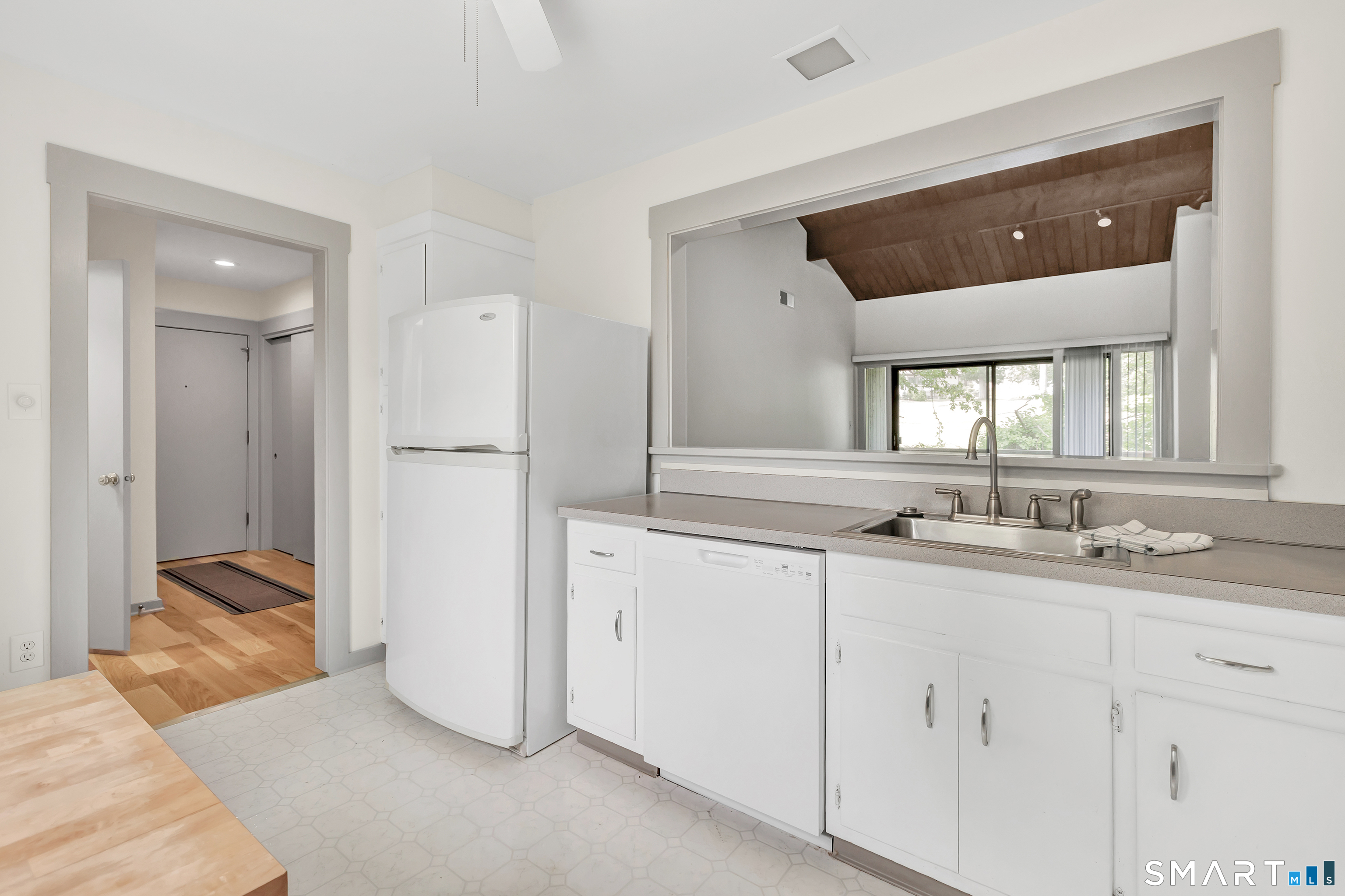 14 Algonquin Lane Stratford CT 06614