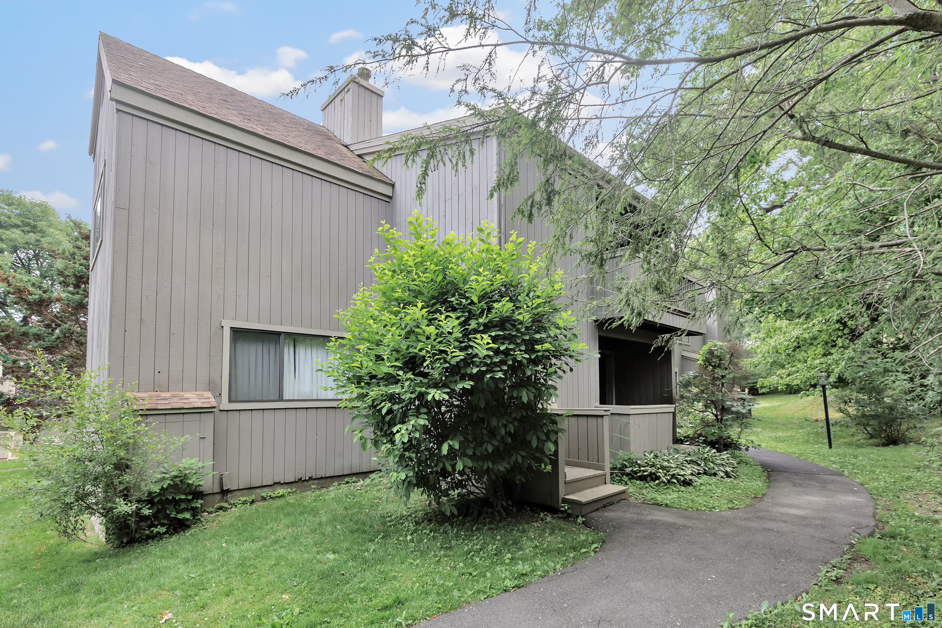 14 Algonquin Lane Stratford CT 06614