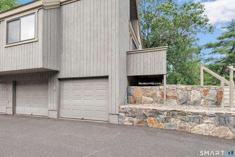 14 Algonquin Lane Stratford CT 06614