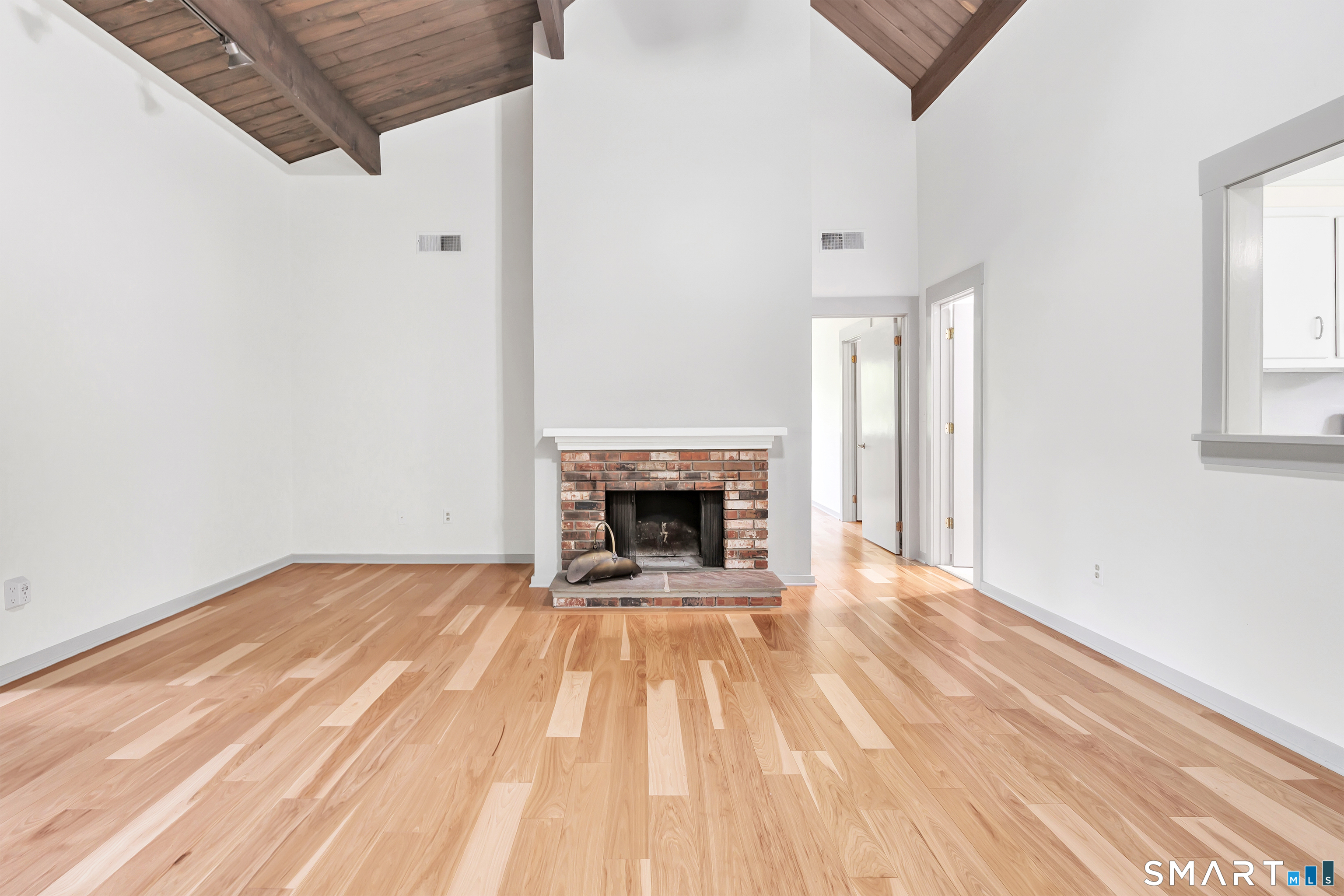 14 Algonquin Lane Stratford CT 06614