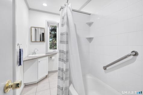14 Algonquin Lane Stratford CT 06614