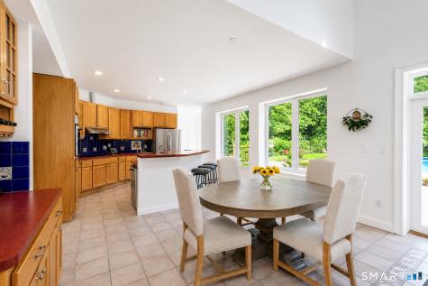 28 Drewbarrie Lane Easton CT 06612