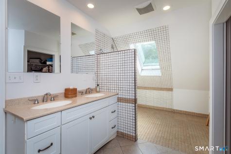 28 Drewbarrie Lane Easton CT 06612