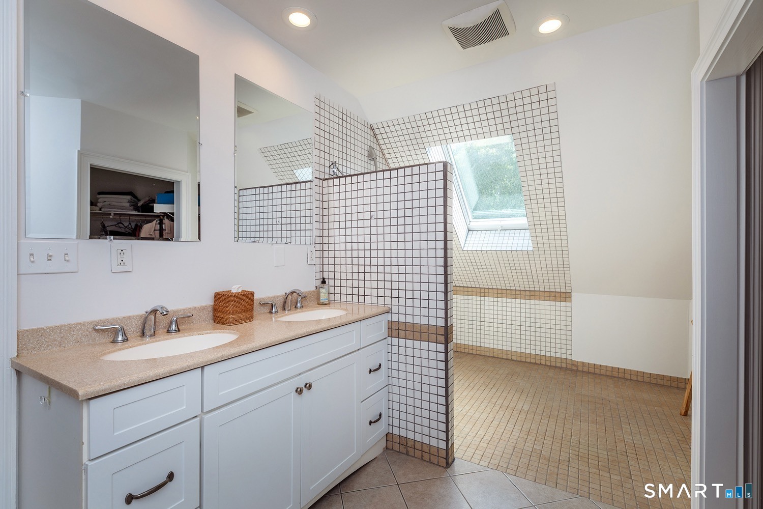 28 Drewbarrie Lane Easton CT 06612