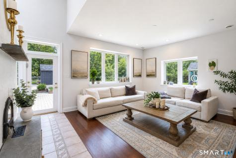 28 Drewbarrie Lane Easton CT 06612