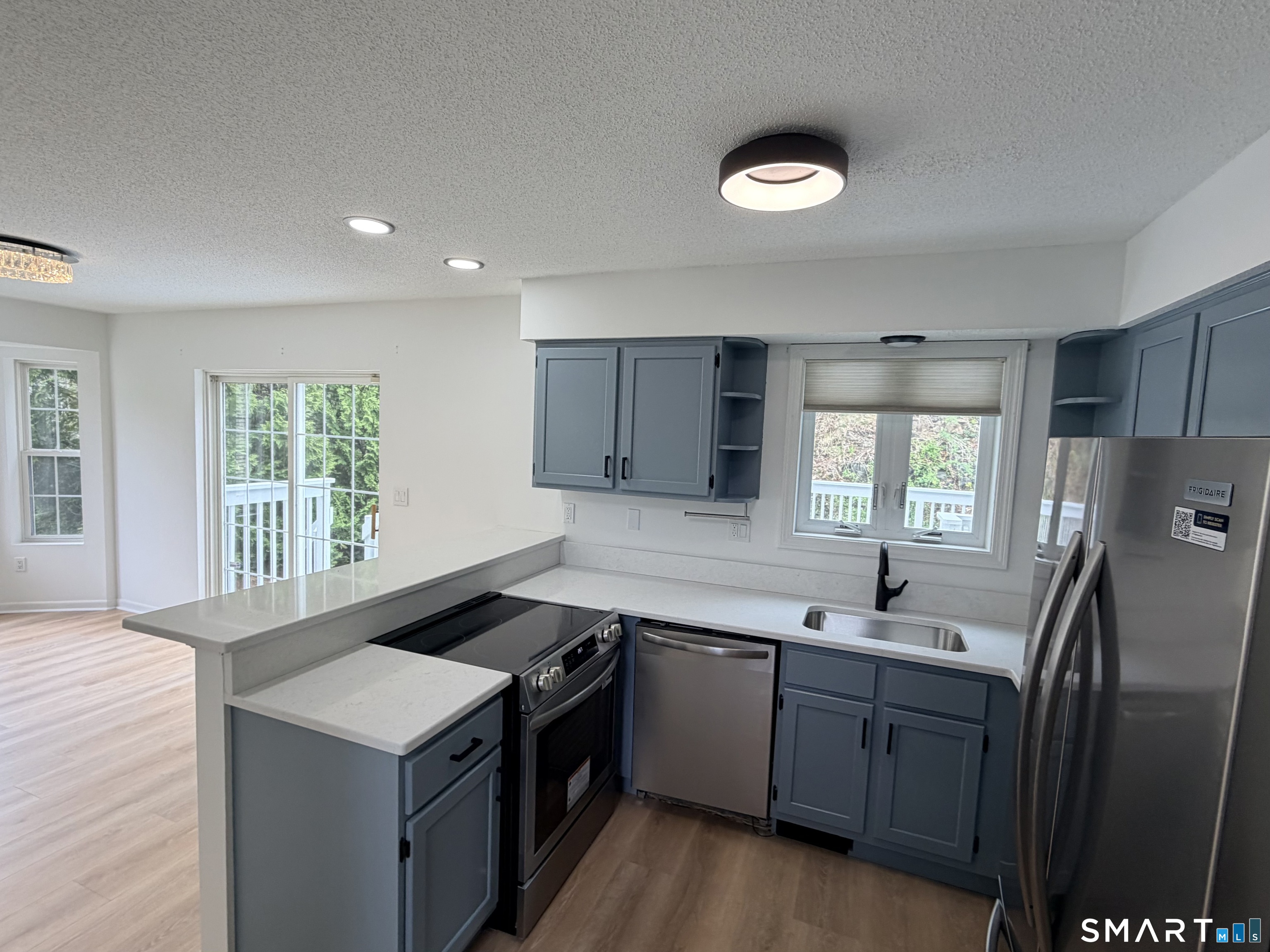 19 Lakeview Drive Branford CT 06405