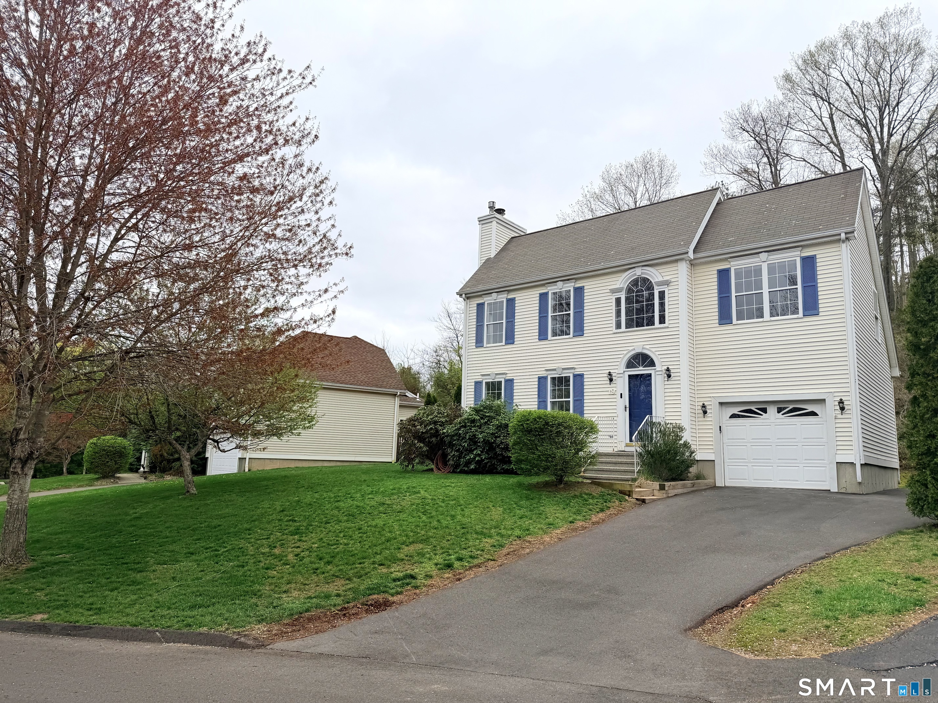 19 Lakeview Drive Branford CT 06405
