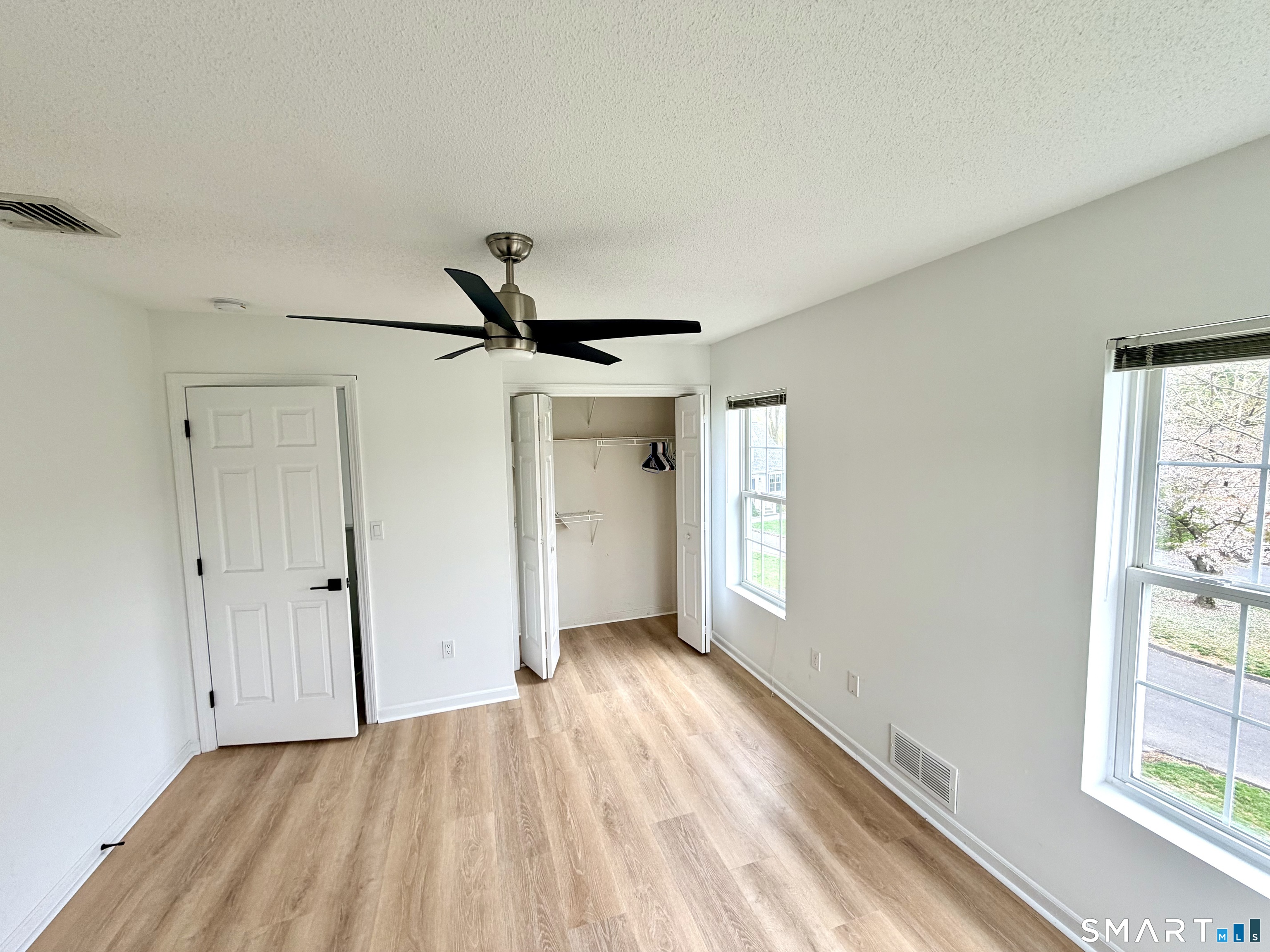 19 Lakeview Drive Branford CT 06405