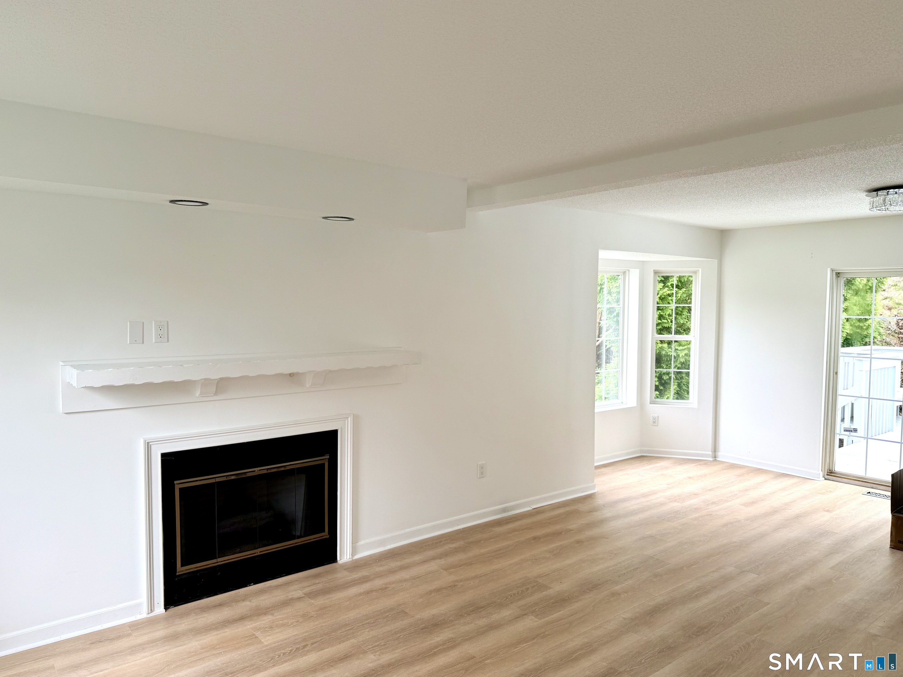 19 Lakeview Drive Branford CT 06405