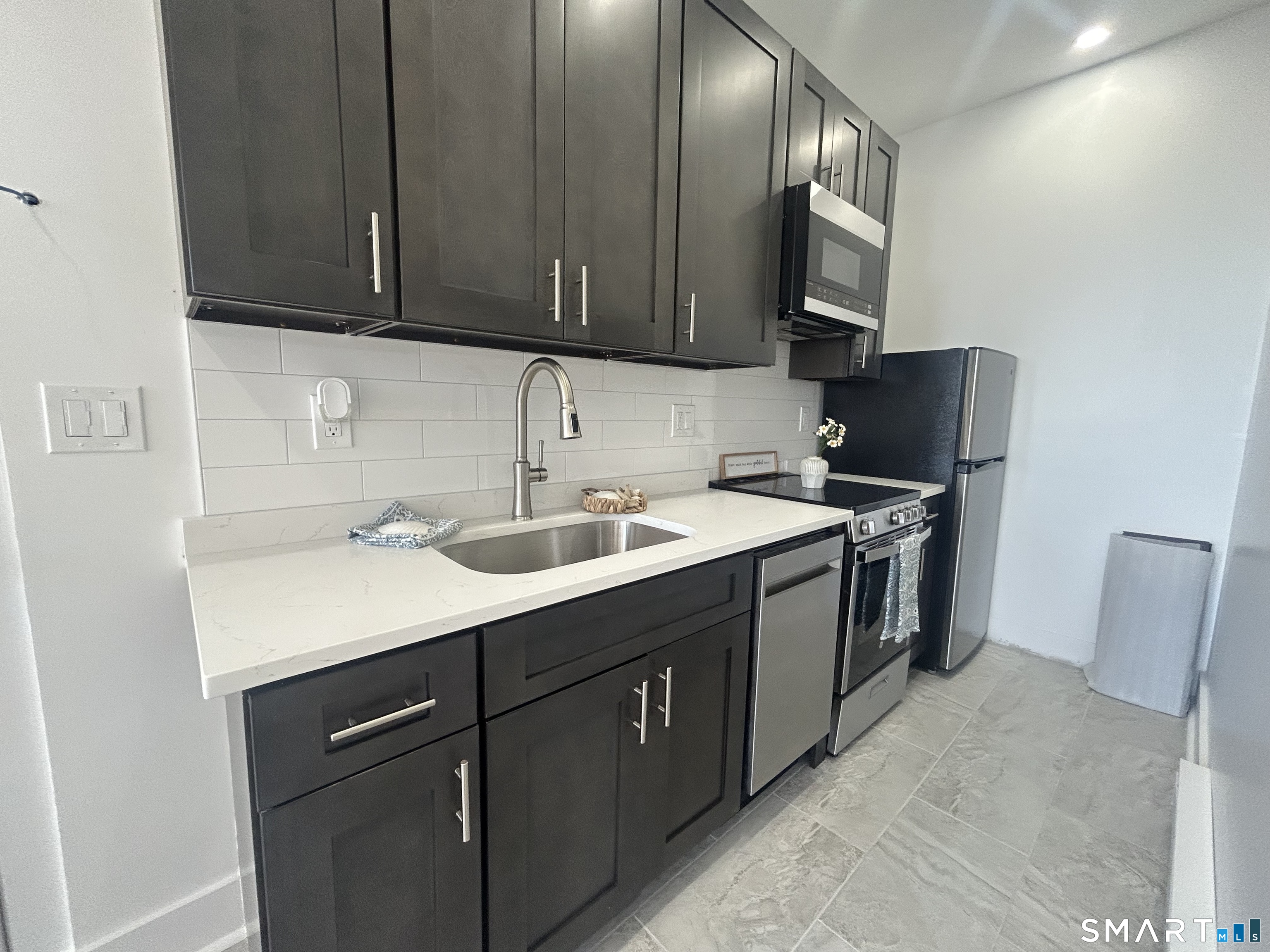 207 Bank Street New London CT 06320