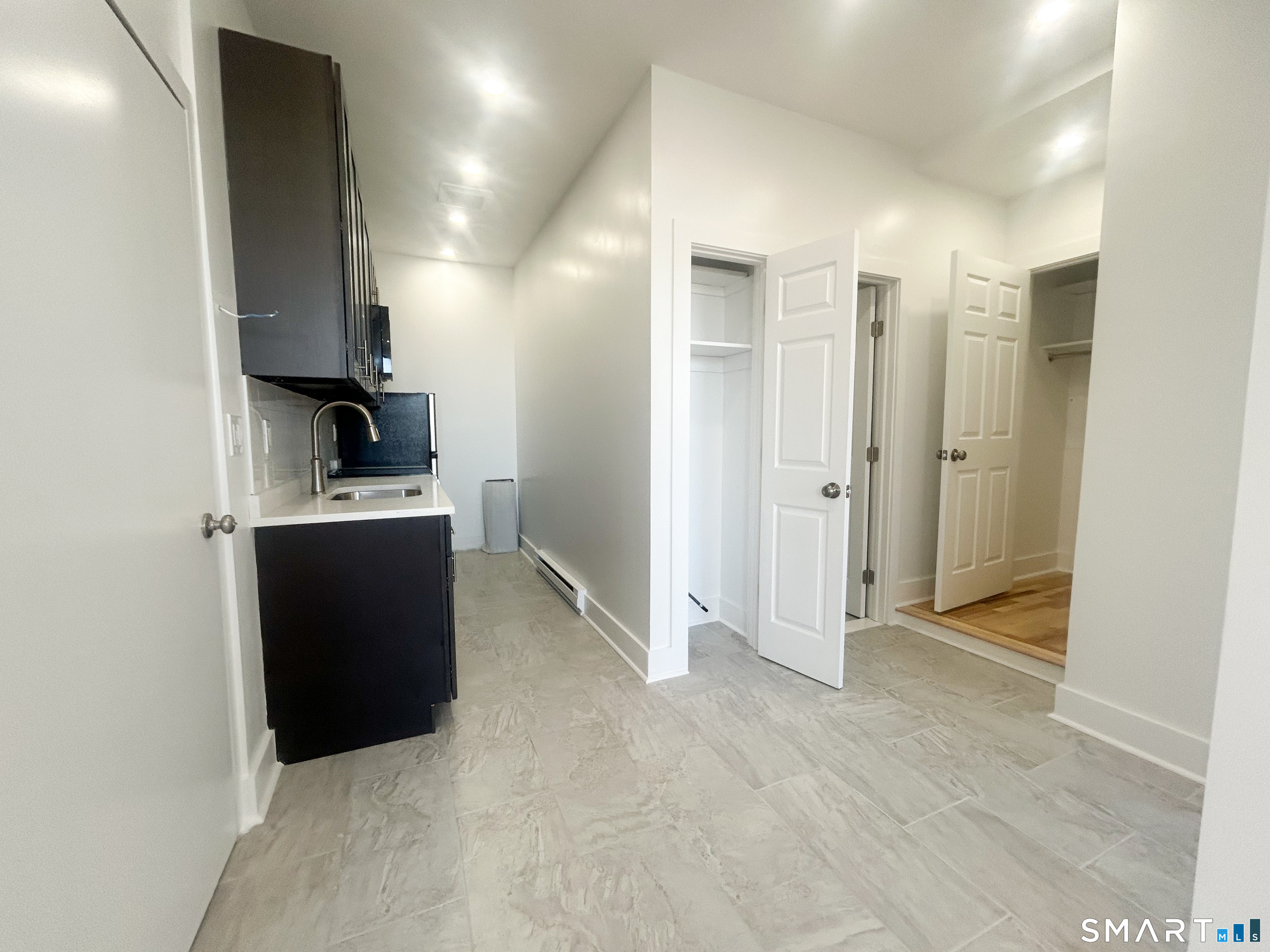 207 Bank Street New London CT 06320