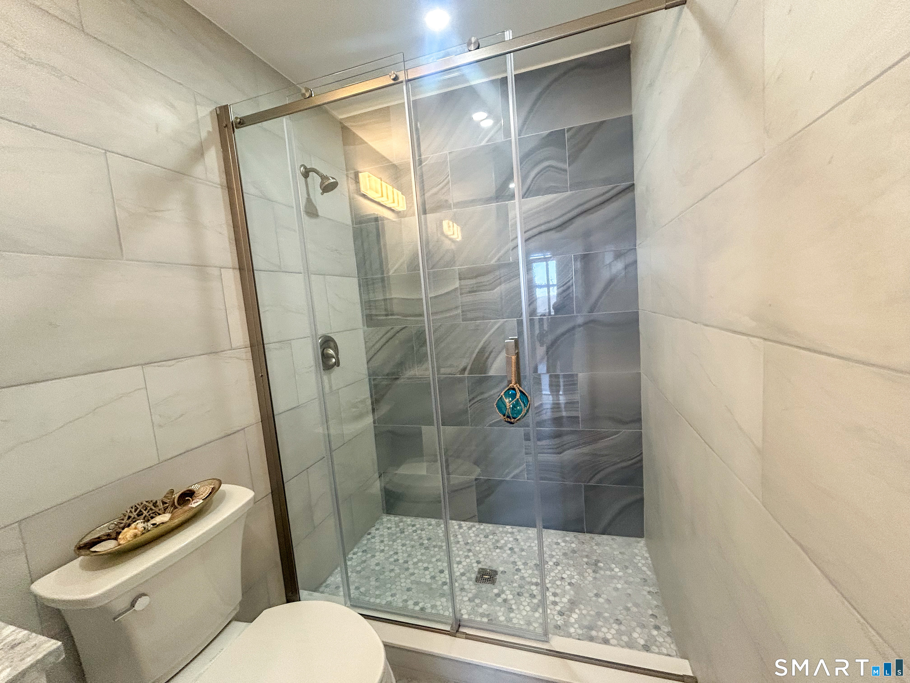 207 Bank Street New London CT 06320