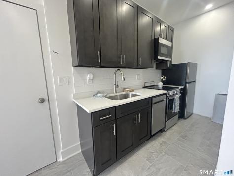 207 Bank Street New London CT 06320