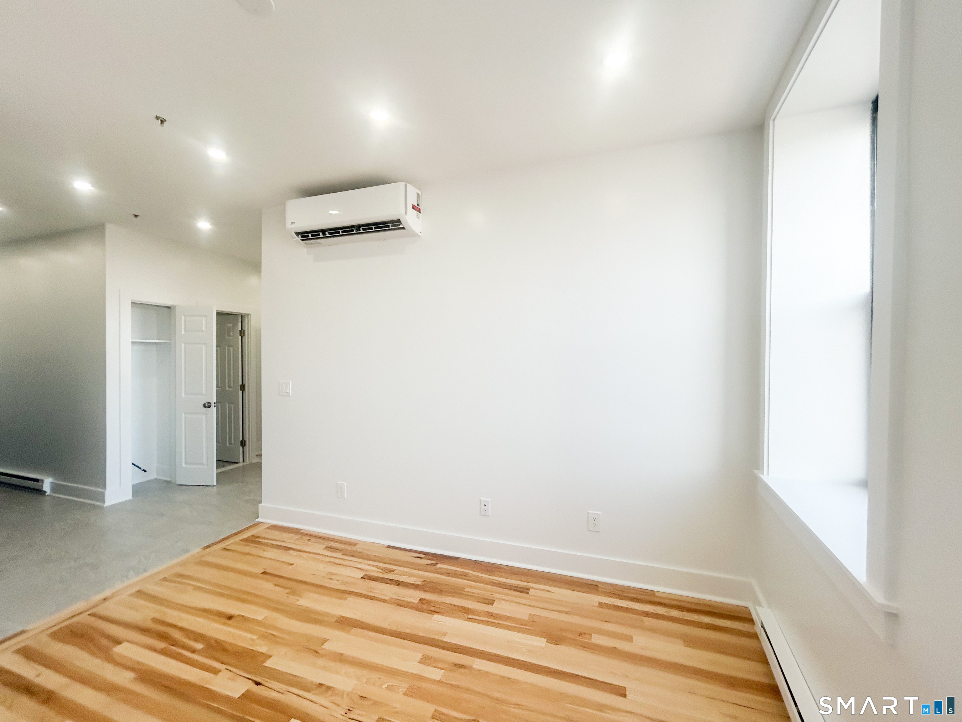 207 Bank Street New London CT 06320