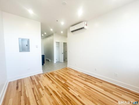 207 Bank Street New London CT 06320