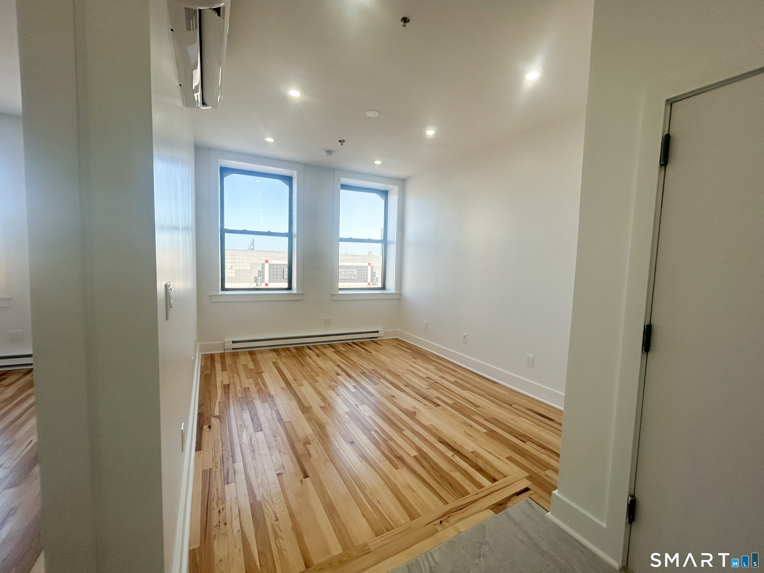 207 Bank Street New London CT 06320