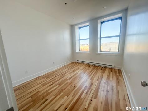 207 Bank Street New London CT 06320
