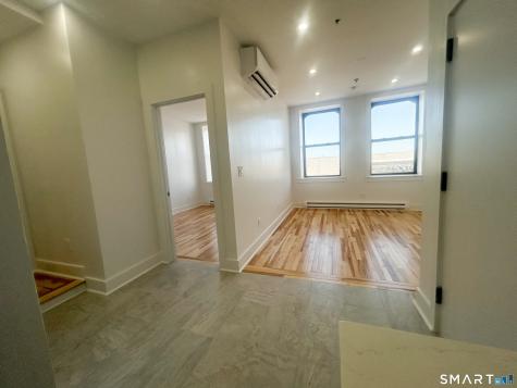 207 Bank Street New London CT 06320
