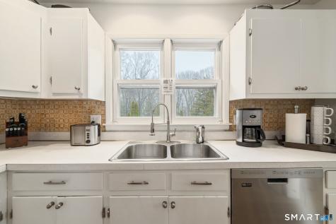 16 Cushing Drive Danbury CT 06811
