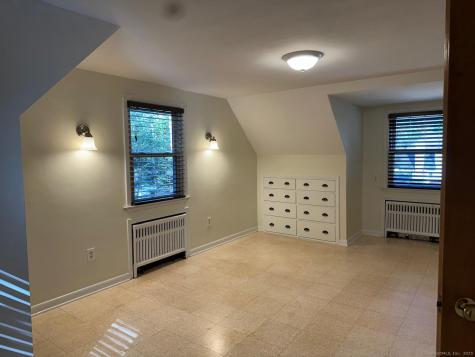 28 North Avenue North Haven CT 06473