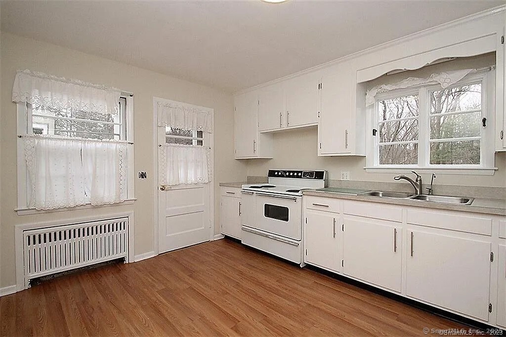 28 North Avenue North Haven CT 06473