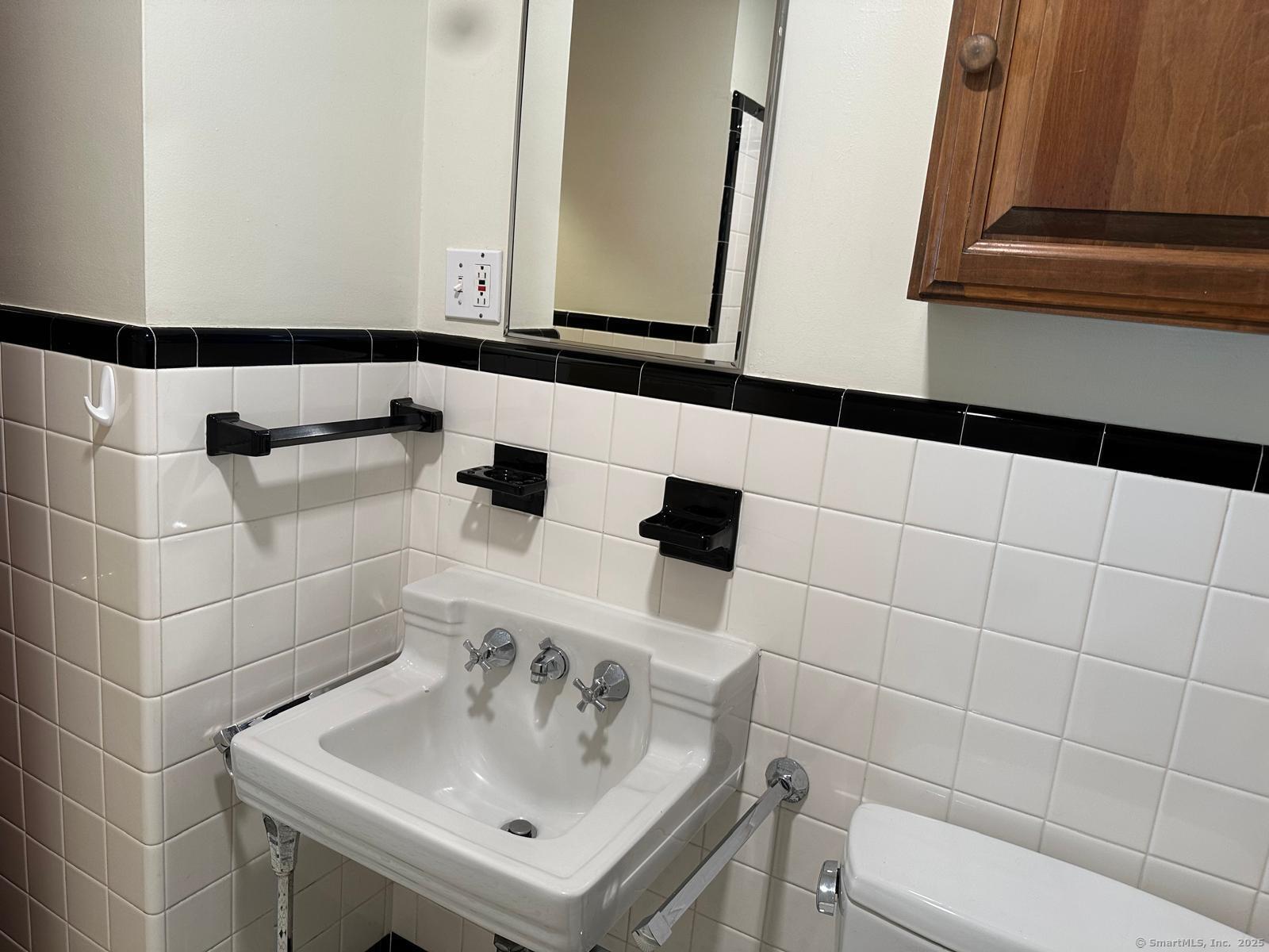 28 North Avenue North Haven CT 06473