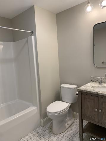 504 Edgewater Circle East Hampton CT 06424