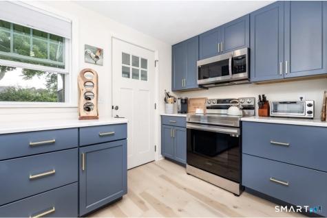 30 Mohican Road Old Saybrook CT 06475