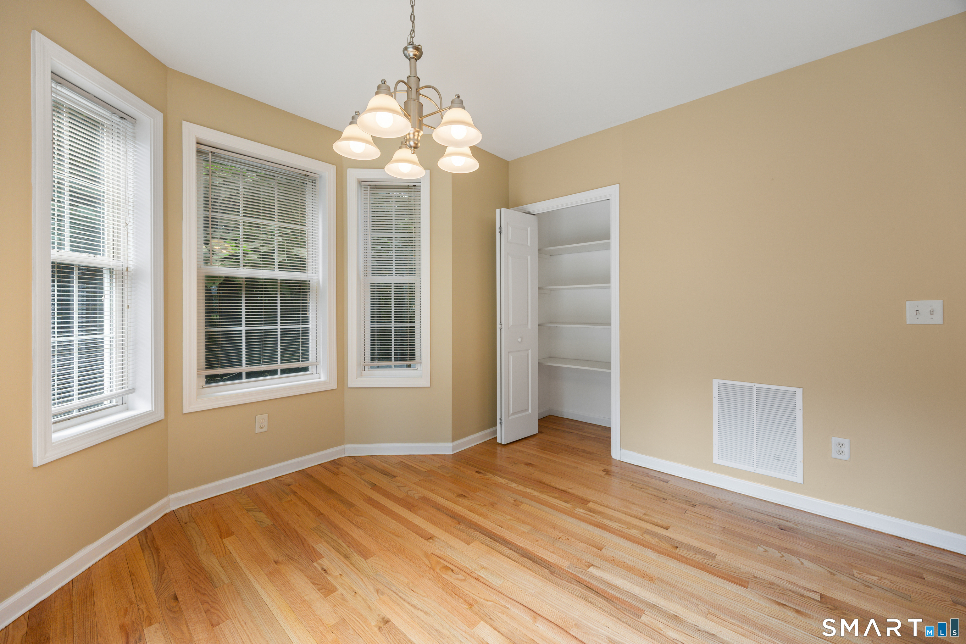 32 Songbird Lane Farmington CT 06032