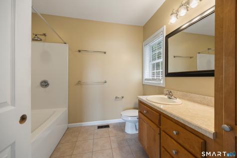32 Songbird Lane Farmington CT 06032