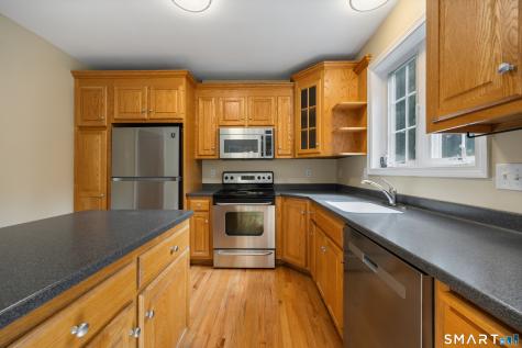 32 Songbird Lane Farmington CT 06032