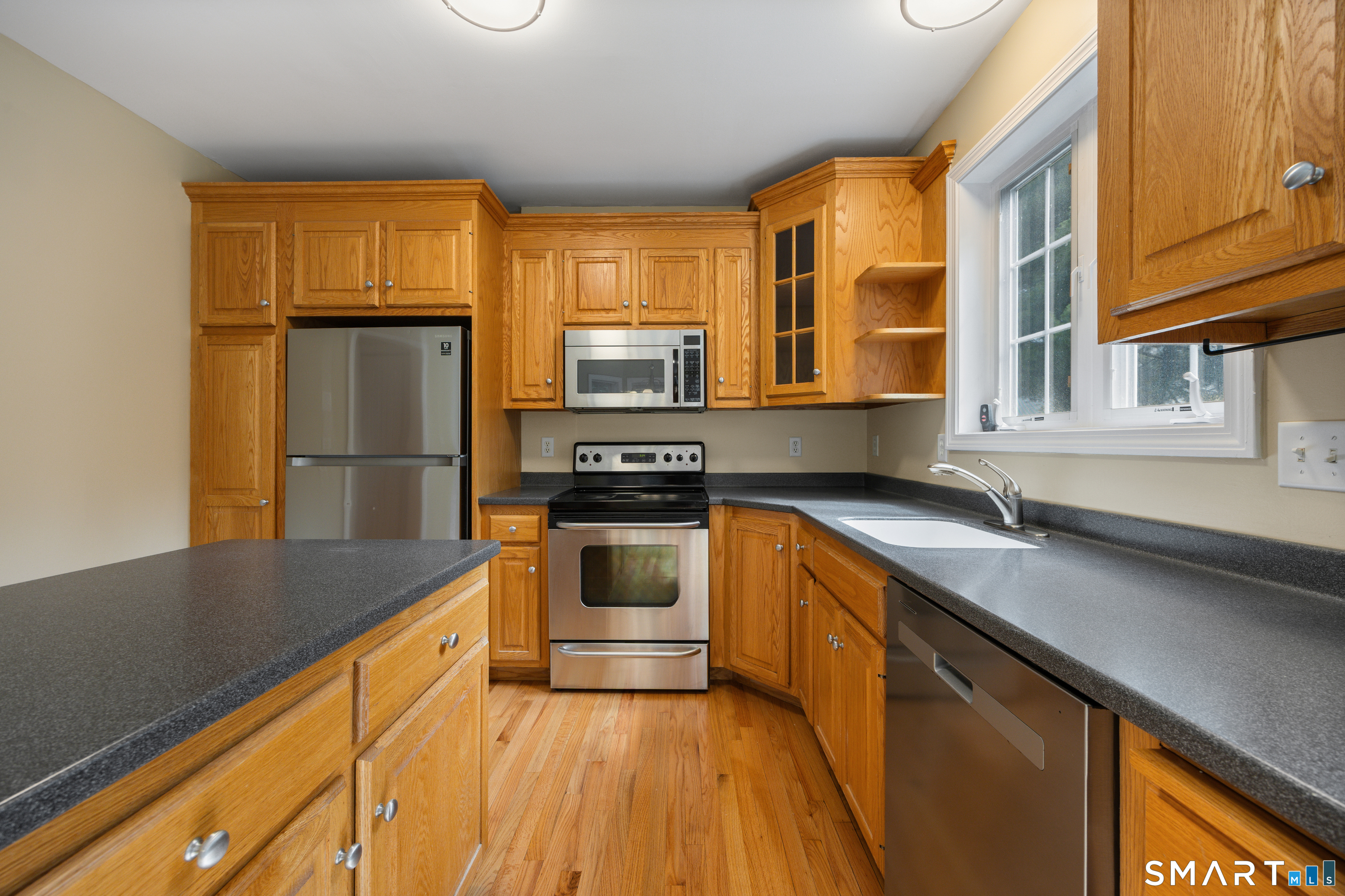 32 Songbird Lane Farmington CT 06032
