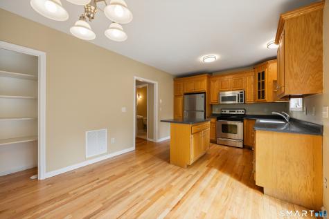 32 Songbird Lane Farmington CT 06032