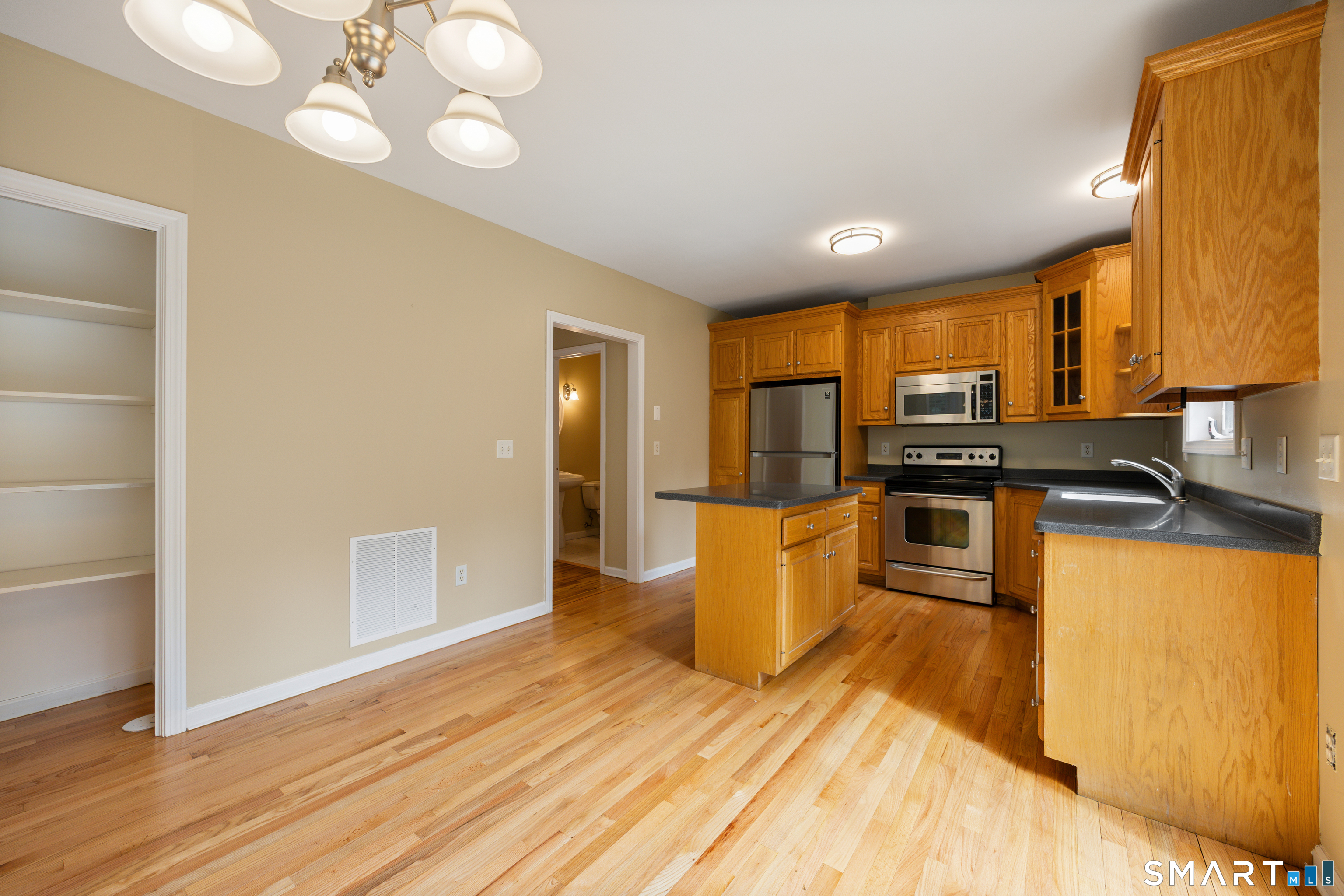 32 Songbird Lane Farmington CT 06032