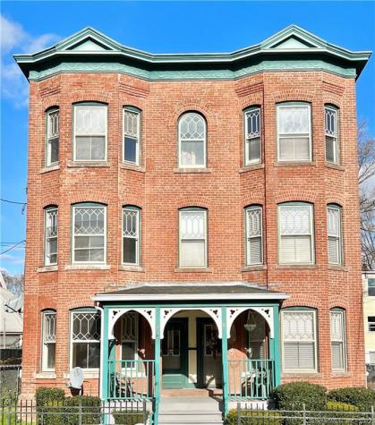 32 Putnam Heights Hartford CT 06106
