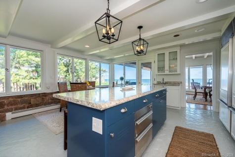 55 Vineyard Place Guilford CT 06437