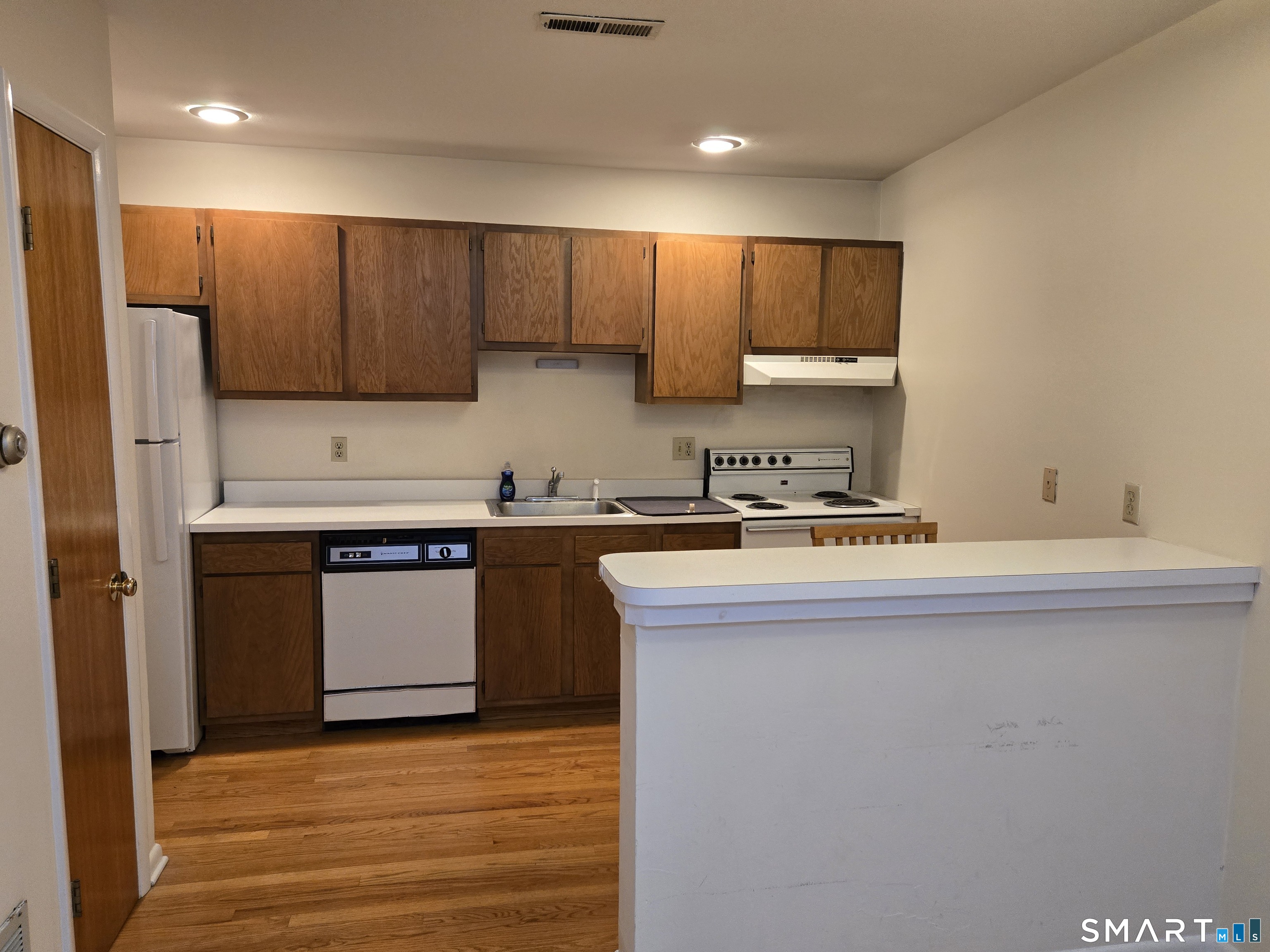 1118 Main Street Branford CT 06405